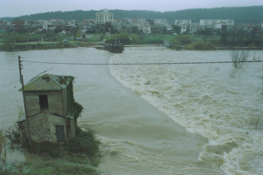 Crescuda del riu Ter a Girona