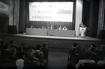 Míting del PSUC al Teatre Municipal