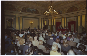 Acte de reconeixement a diversos gironins al Teatre Municipal de Girona