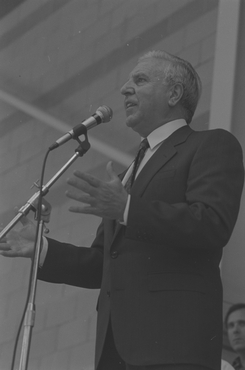  Josep Gomis fent un míting a Bescanó 