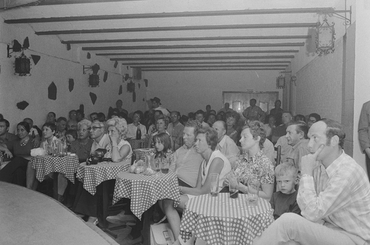 Actuació de Flora Albaicín al Celler de la Riera de Platja d'Aro  