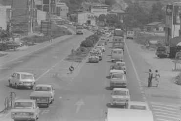 Cua de cotxes a la carretera N-II en direcció cap a França