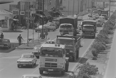 Cua de cotxes a la carretera N-II en direcció cap a França