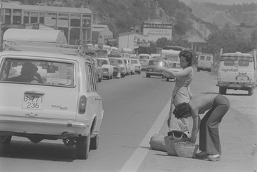 Cua de cotxes a la carretera N-II en direcció cap a França