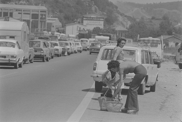Cua de cotxes a la carretera N-II en direcció cap a França