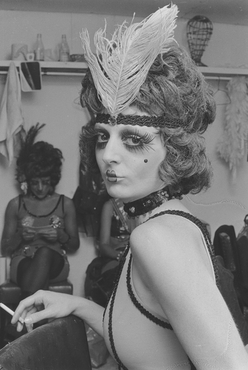 Actrius i actors de l'espectacle Cabaret al New Flamingo de Platja d'Aro 