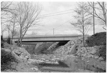 Pont sobre l'Onyar a la carretera GIV-5341, a l'entrada de Vilobí d'Onyar