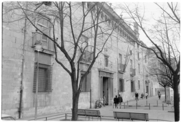 Façana de l'antic Hospital de Santa Caterina