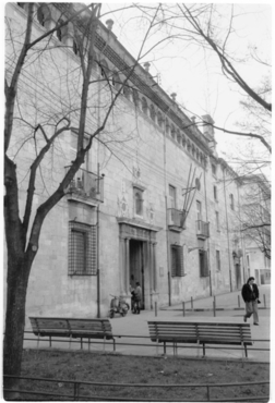 Façana de l'antic Hospital de Santa Caterina