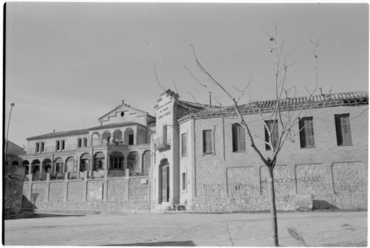 Façana de l'asil Gomis d'Agullana