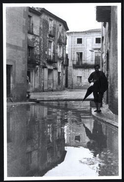 Inundació de Banyoles a causa del desbordament de l'estany. Plaça del Teatre