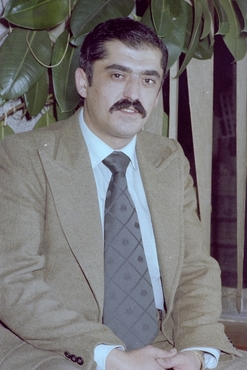 Retrats de diversos homes amb vestit jaqueta