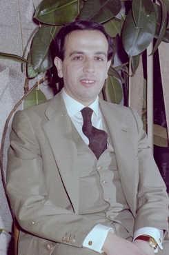 Retrats de diversos homes amb vestit jaqueta