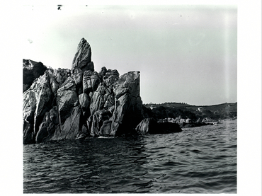 Costa amb mar i roques