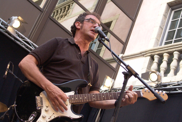 Actuacions musicals i espectacles famililars al Pati Cultural de la Diputació de Girona en motiu de Temps de Flors: Cobla Amoga, Capella Polifònica, Orquestra de Cambra de l'Empordà, Jove Orquestra del Conservatori de Música de Girona, Païs de Xauxa, Quim Portet, Feliu Ventura, Singlot