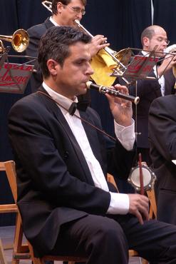 Actuacions musicals i espectacles famililars al Pati Cultural de la Diputació de Girona en motiu de Temps de Flors: Cobla Amoga, Capella Polifònica, Orquestra de Cambra de l'Empordà, Jove Orquestra del Conservatori de Música de Girona, Païs de Xauxa, Quim Portet, Feliu Ventura, Singlot