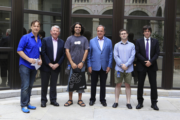 El president de la Diputació de Girona, Joan Giraut, a l'acte de recepció dels 23 grups de teatre amateurs participants a la 13a edició del Festival Internacional de Teatre Amateur de Girona (FITAG) acompanyat de l'alcalde de Girona, Carles Puigdemont, i el director del festival, Martí Peraferrer