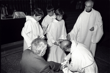Acte religiós: rentament de peus de seglars
