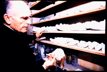 El pintor Domènec Fita al seu taller