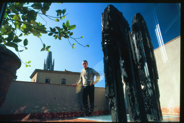 El fotògraf Josep Maria Oliveras en el seu estudi