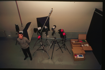 El fotògraf Josep Maria Oliveras en el seu estudi