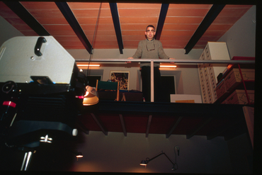 El fotògraf Josep Maria Oliveras en el seu estudi