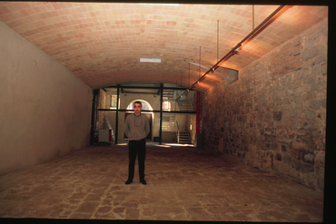 El fotògraf Josep Maria Oliveras en el seu estudi