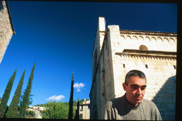 El fotògraf Josep Maria Oliveras en el seu estudi