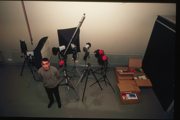 El fotògraf Josep Maria Oliveras en el seu estudi