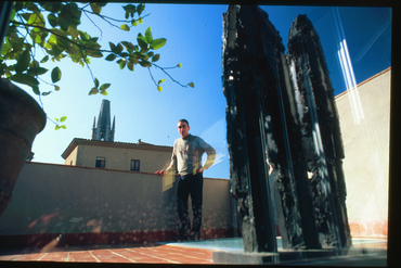 El fotògraf Josep Maria Oliveras en el seu estudi