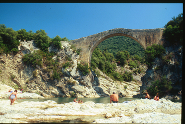 Banyistes al Riu Llierca
