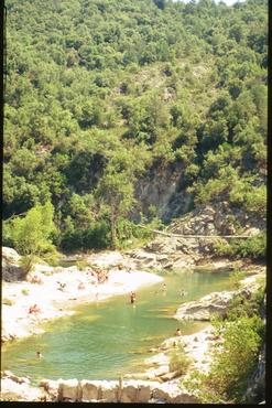 Banyistes al Riu Llierca