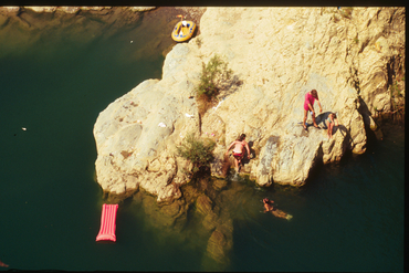 Banyistes al Riu Llierca