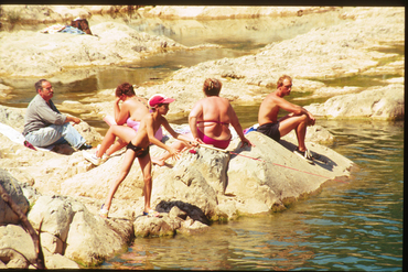 Banyistes al Riu Llierca