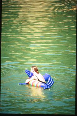 Banyistes al Riu Llierca