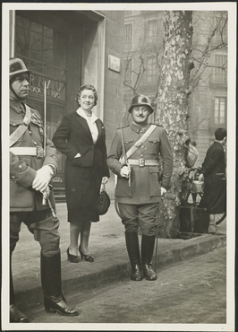 Desfilada militar en motiu de la Vistia del General Francisco Franco a Barcelona