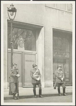 Desfilada militar en motiu de la Vistia del General Francisco Franco a Barcelona