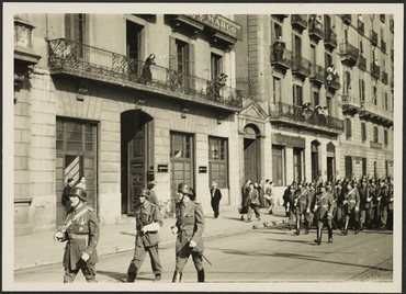 Desfilada militar en motiu de la Vistia del General Francisco Franco a Barcelona