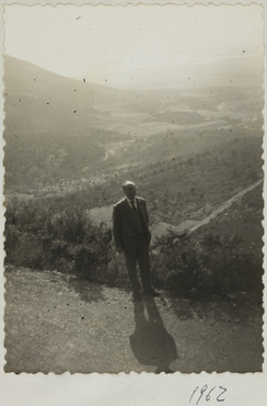 Retrats de  Fernando Lobo Andrada-Vanderwilde en un poble de costa