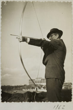 Retrats de  Fernando Lobo Andrada-Vanderwilde en un poble de costa