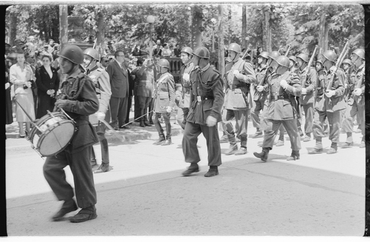 Desfilada militar en motiu de la Vistia del General Francisco Franco a Barcelona