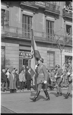 Desfilada militar en motiu de la Vistia del General Francisco Franco a Barcelona