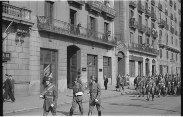 Desfilada militar en motiu de la Vistia del General Francisco Franco a Barcelona