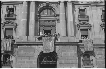 Desfilada militar en motiu de la Vistia del General Francisco Franco a Barcelona