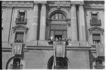 Desfilada militar en motiu de la Vistia del General Francisco Franco a Barcelona