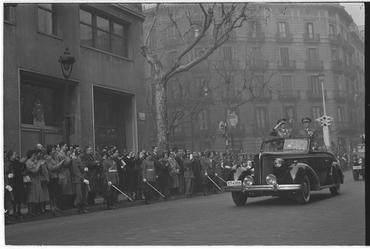 Desfilada militar en motiu de la Vistia del General Francisco Franco a Barcelona