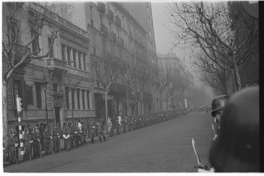 Desfilada militar en motiu de la Vistia del General Francisco Franco a Barcelona