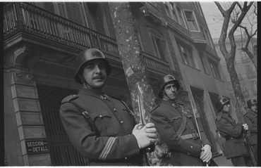 Desfilada militar en motiu de la Vistia del General Francisco Franco a Barcelona