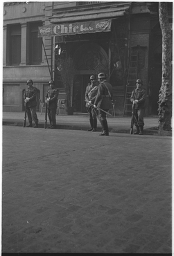 Desfilada militar en motiu de la Vistia del General Francisco Franco a Barcelona