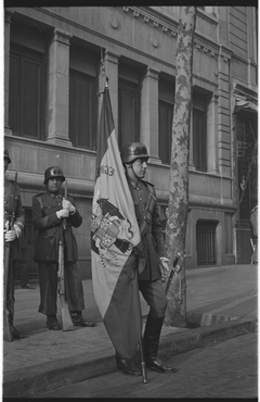 Desfilada militar en motiu de la Vistia del General Francisco Franco a Barcelona
